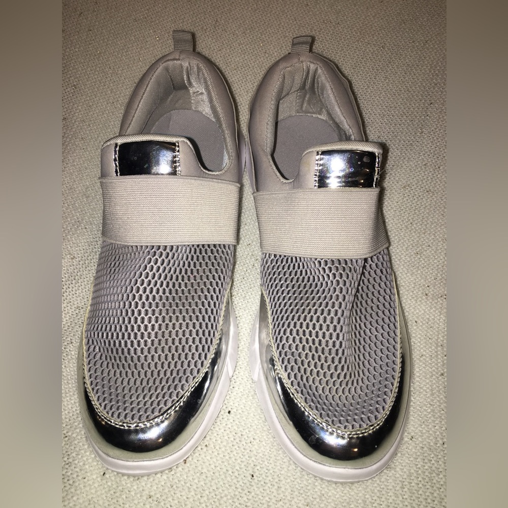 NEW*** Women Shoes Gray Mesh Top  Size USA 9.5 Unbranded New  No Tags